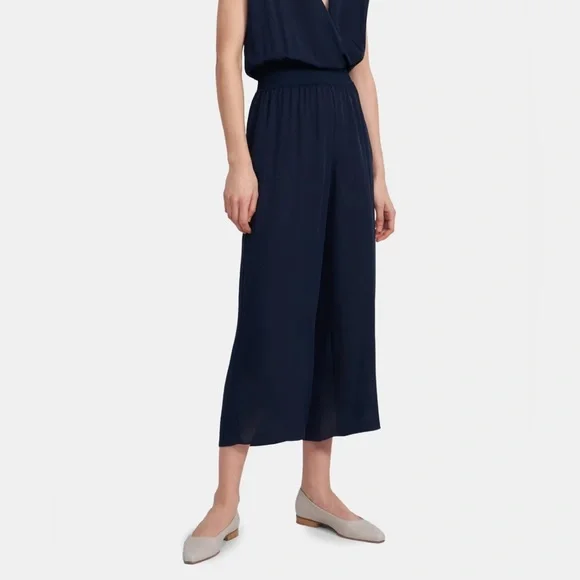 THEORY Women’s Draped Jumpsuit Navy 100% Silk Cropped Travel - Picture 2 of 9